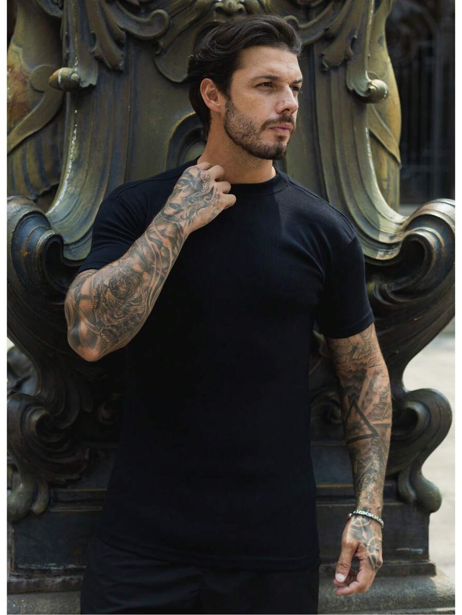Camiseta Slim Lisa Básica GrifeX™