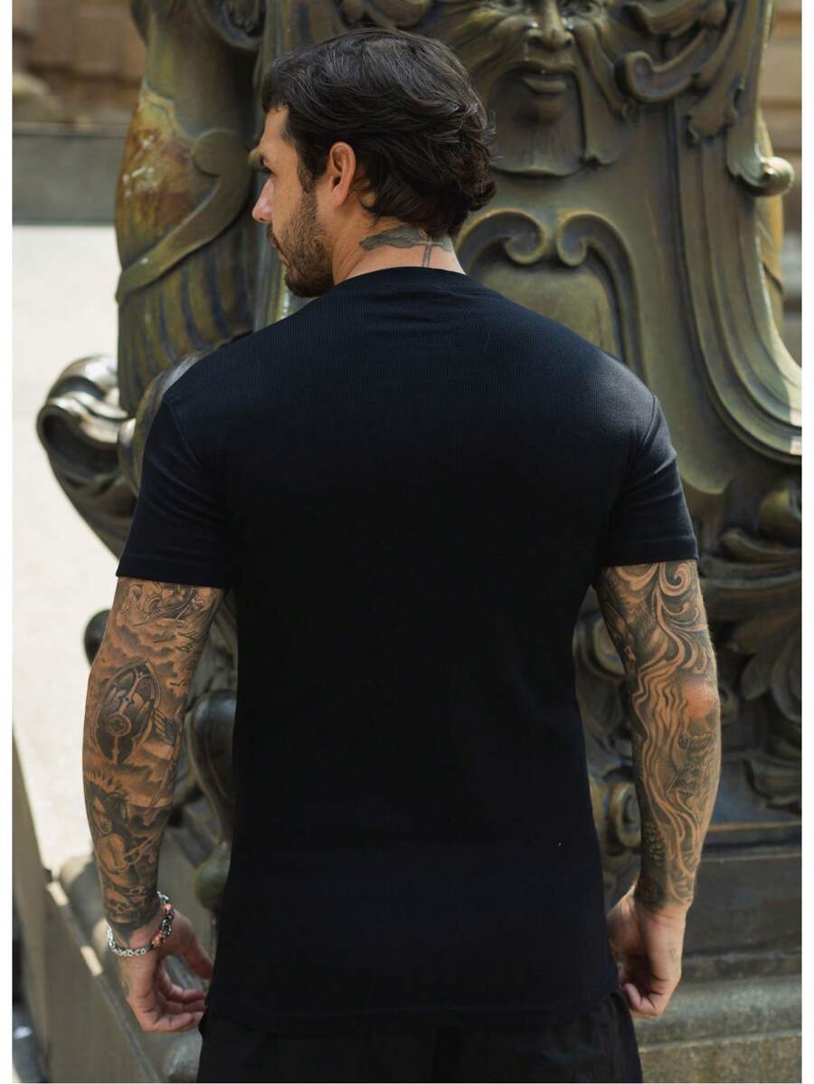 Camiseta Slim Lisa Básica GrifeX™