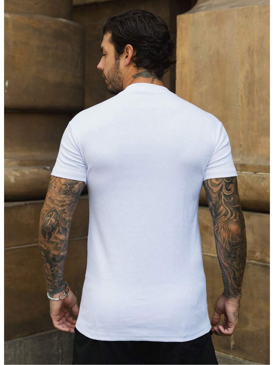 Camiseta Slim Lisa Básica GrifeX™