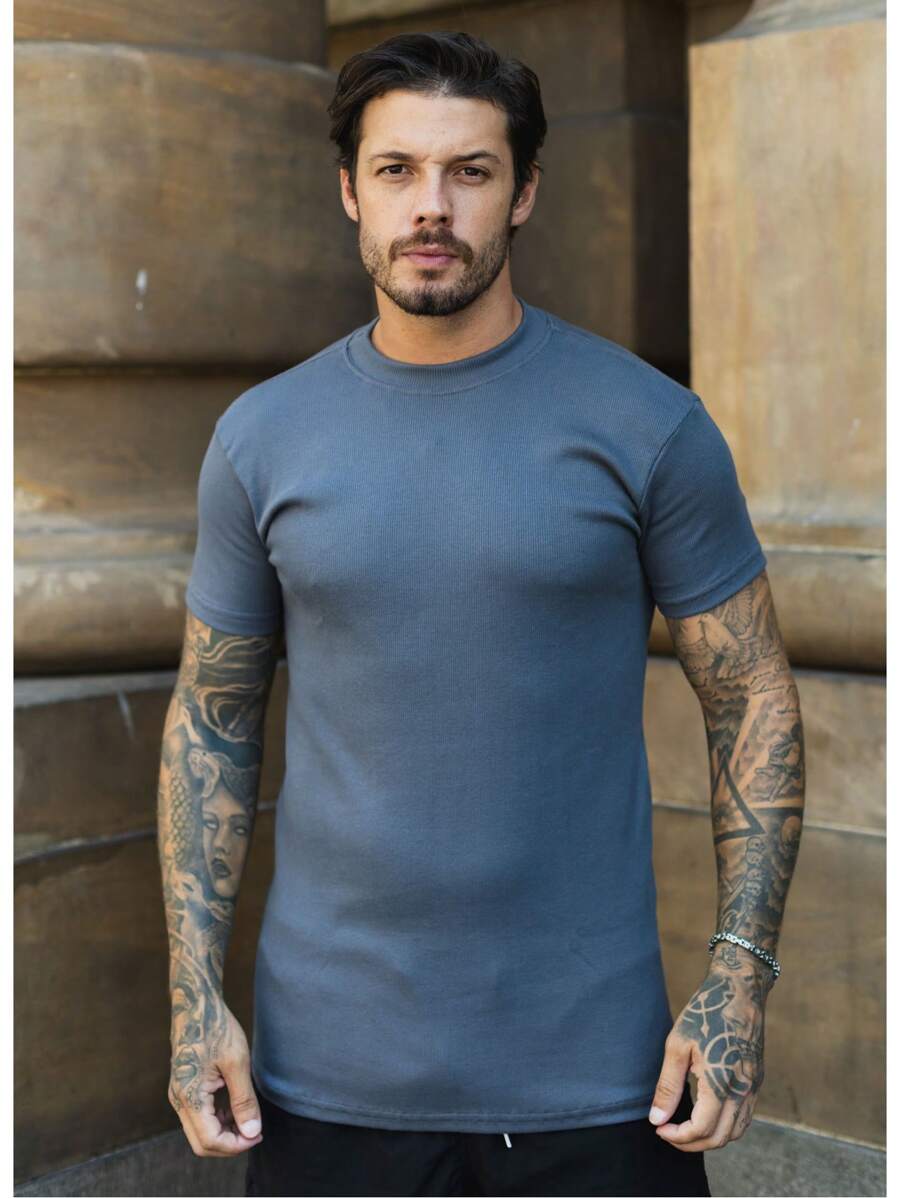 Camiseta Slim Lisa Básica GrifeX™