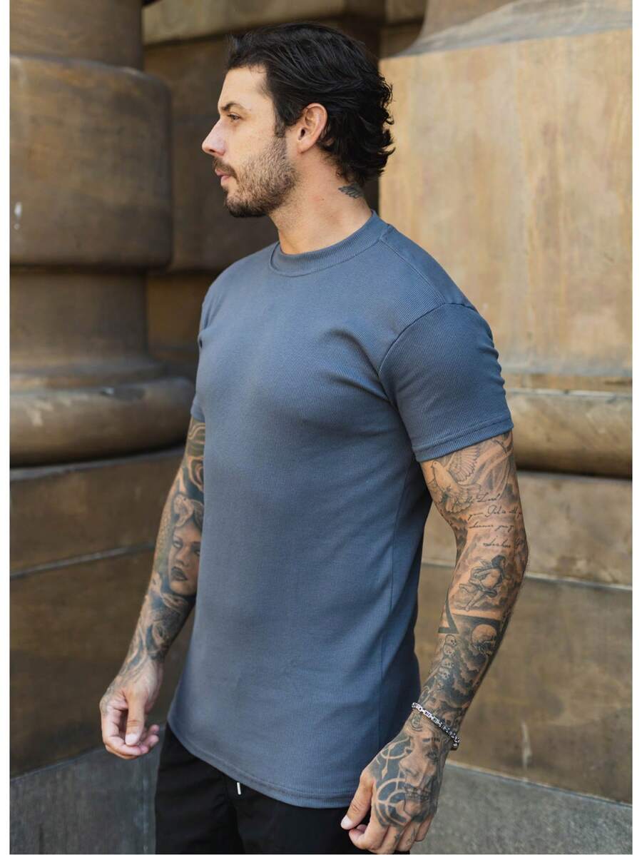 Camiseta Slim Lisa Básica GrifeX™