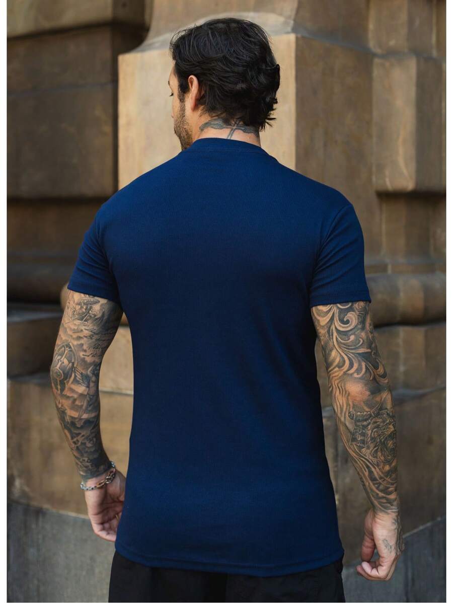 Camiseta Slim Lisa Básica GrifeX™