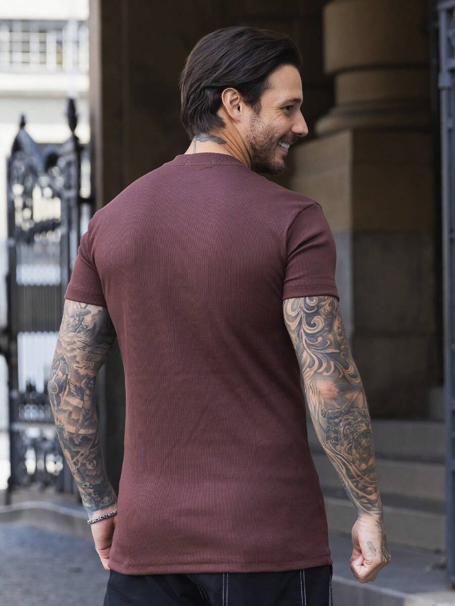 Camiseta Slim Lisa Básica GrifeX™